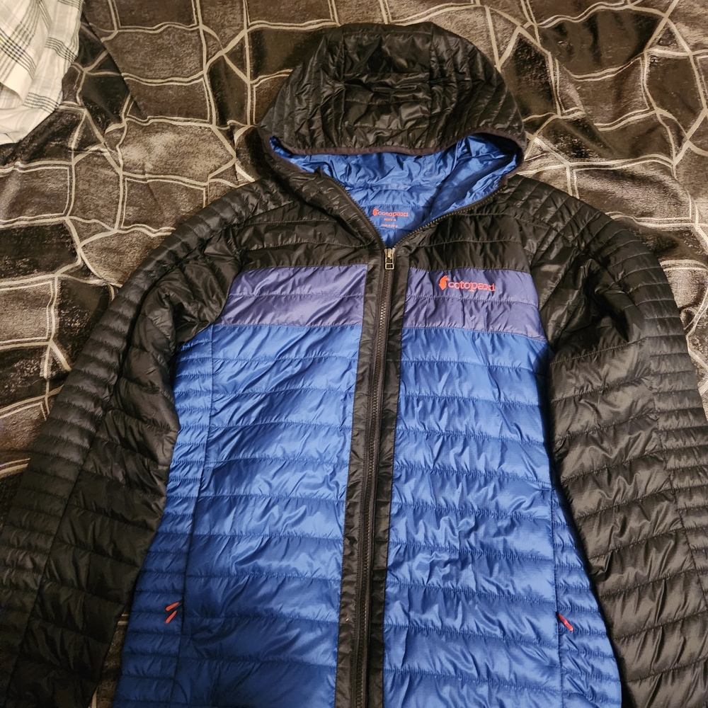 Cotopaxi Black and Blue Men's Puffer Jacket